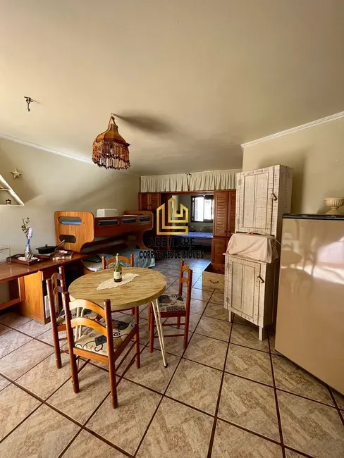 Casa com 6 quartos à venda, 219m2 em Centro, Torres - RS - imagem 9 Foto 9 de Casa com 6 quartos à venda, 219m2 em Centro, Torres - RS