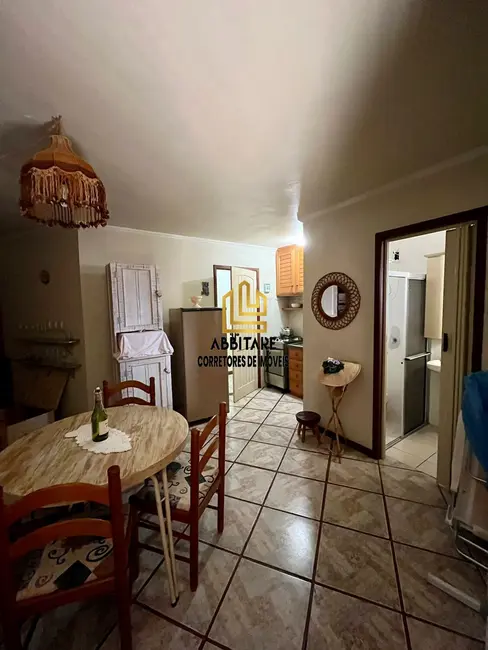 Casa com 6 quartos à venda, 219m2 em Centro, Torres - RS - imagem 5 Foto 5 de Casa com 6 quartos à venda, 219m2 em Centro, Torres - RS