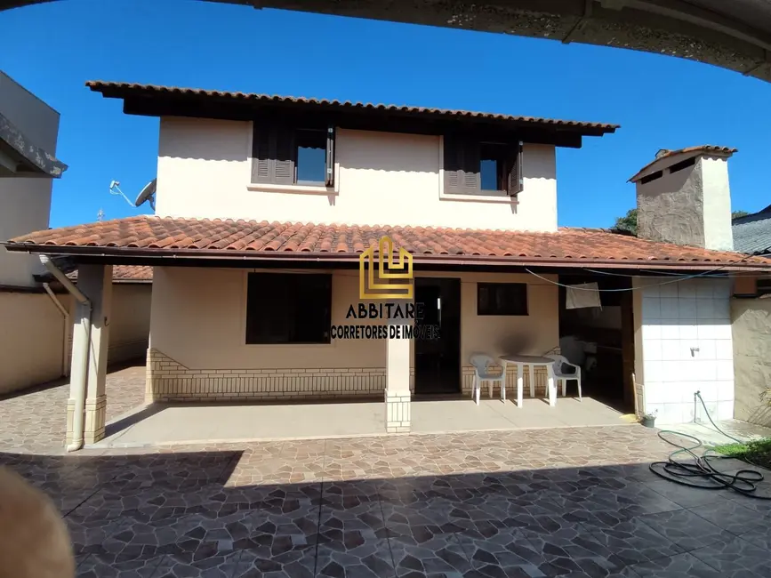 Foto 3 de Casa com 6 quartos à venda, 250m2 em Torres - RS