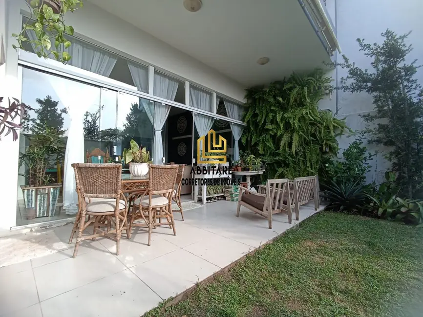 Casa com 5 quartos à venda, 270m2 em Torres - RS - imagem 8 Foto 8 de Casa com 5 quartos à venda, 270m2 em Torres - RS