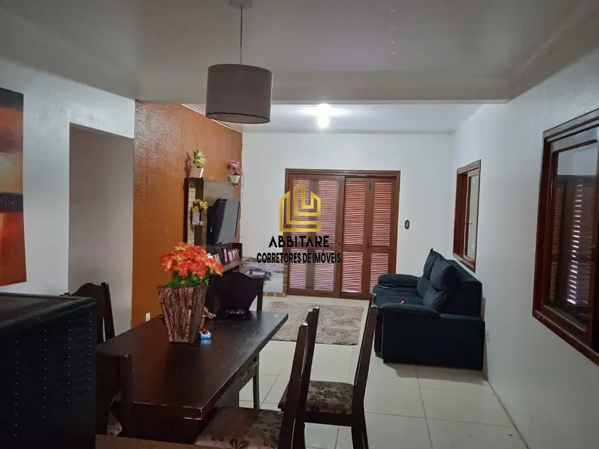 Foto 1 de Casa com 3 quartos à venda, 200m2 em Torres - RS