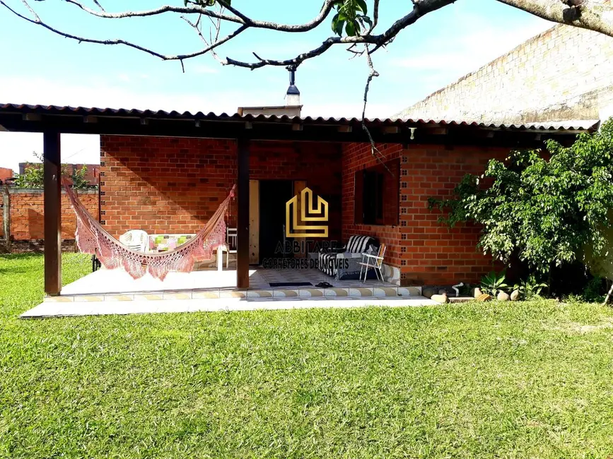 Casa com 3 quartos à venda, 100m2 em Torres - RS - imagem 2 Foto 2 de Casa com 3 quartos à venda, 100m2 em Torres - RS