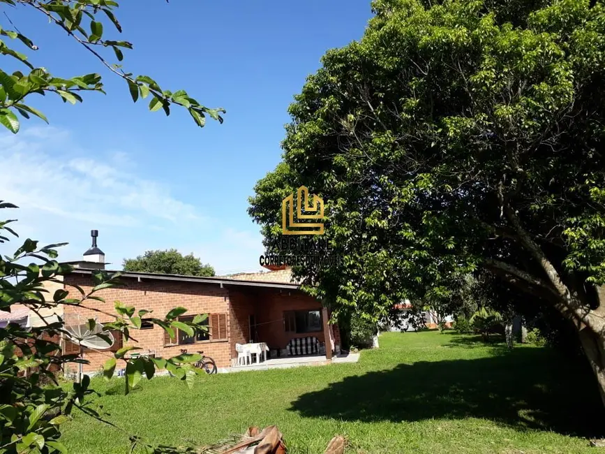 Casa com 3 quartos à venda, 100m2 em Torres - RS - imagem 8 Foto 8 de Casa com 3 quartos à venda, 100m2 em Torres - RS