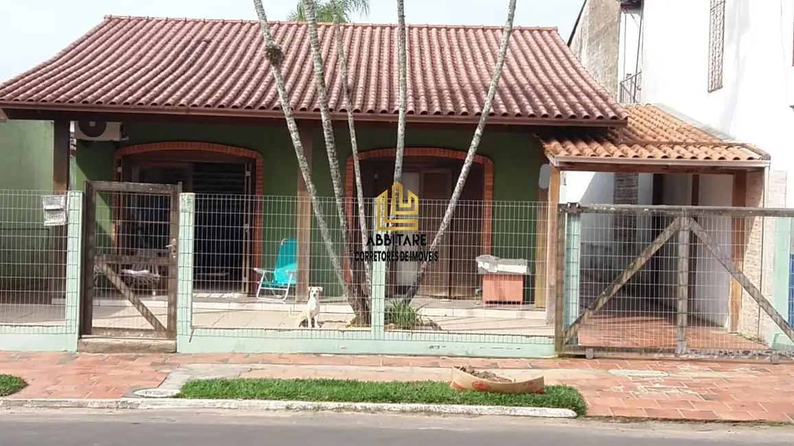 Foto 1 de Casa com 3 quartos à venda, 135m2 em Torres - RS