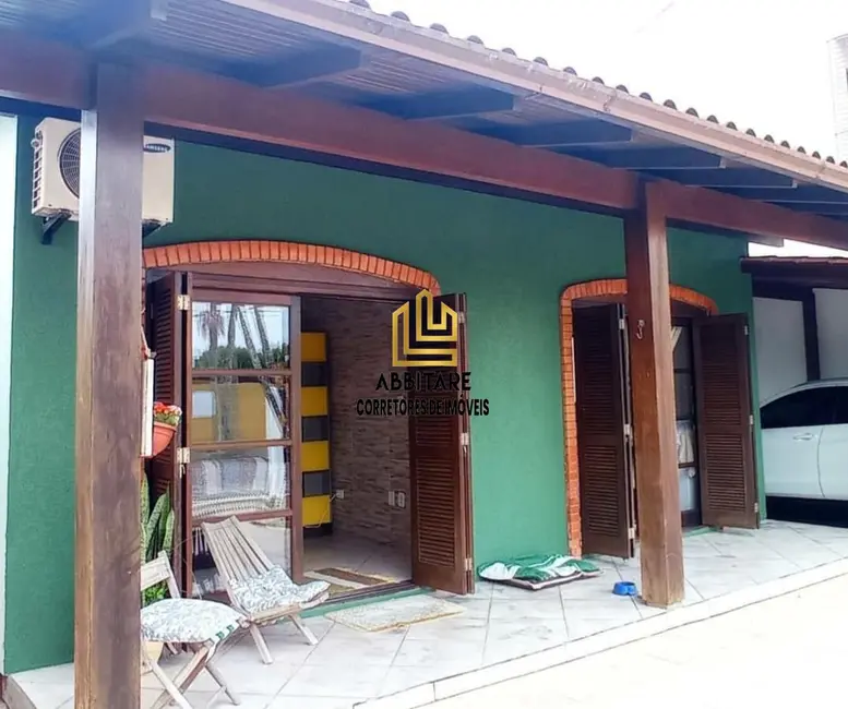 Casa com 3 quartos à venda, 135m2 em Torres - RS - imagem 2 Foto 2 de Casa com 3 quartos à venda, 135m2 em Torres - RS