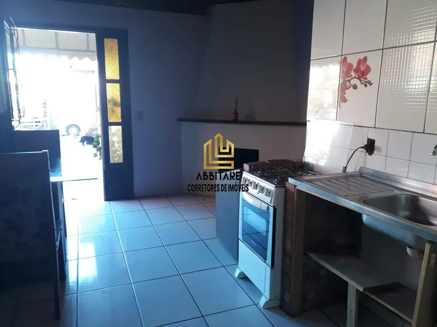 Casa com 6 quartos à venda, 129m2 em Centro, Torres - RS - imagem 5 Foto 5 de Casa com 6 quartos à venda, 129m2 em Centro, Torres - RS