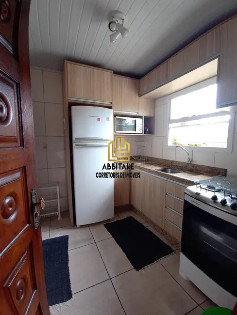 Casa com 4 quartos à venda, 200m2 em Centro, Torres - RS - imagem 4 Foto 4 de Casa com 4 quartos à venda, 200m2 em Centro, Torres - RS