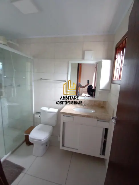 Casa com 4 quartos à venda, 200m2 em Centro, Torres - RS - imagem 8 Foto 8 de Casa com 4 quartos à venda, 200m2 em Centro, Torres - RS