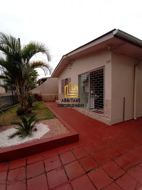 Foto 1 de Casa com 5 quartos à venda, 150m2 em Centro, Torres - RS