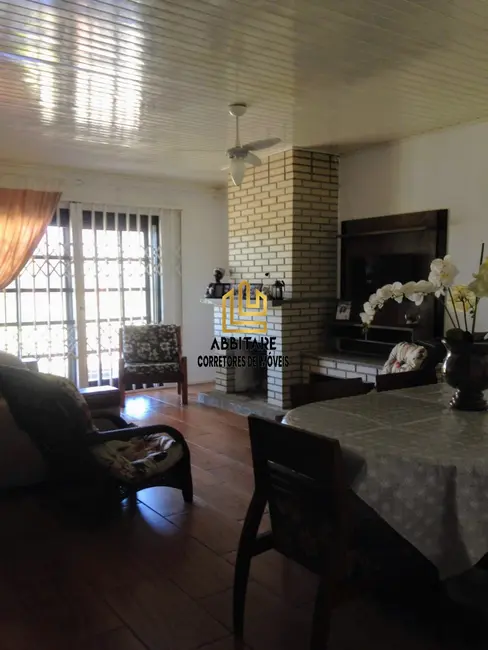 Foto 2 de Casa com 9 quartos à venda, 300m2 em Torres - RS
