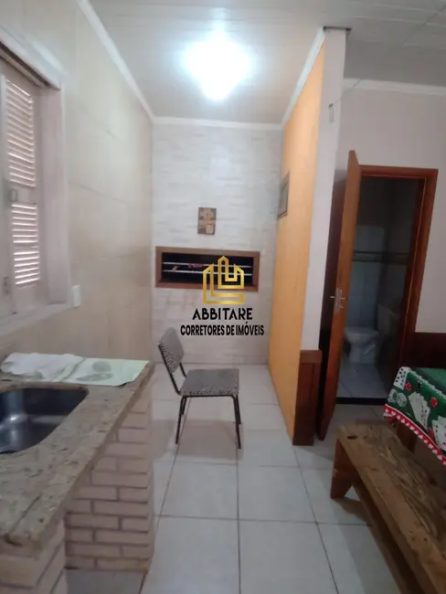 Casa com 8 quartos à venda, 223m2 em Centro, Torres - RS - imagem 4 Foto 4 de Casa com 8 quartos à venda, 223m2 em Centro, Torres - RS