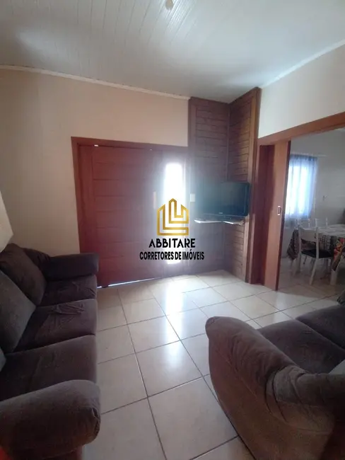 Casa com 8 quartos à venda, 223m2 em Centro, Torres - RS - imagem 3 Foto 3 de Casa com 8 quartos à venda, 223m2 em Centro, Torres - RS