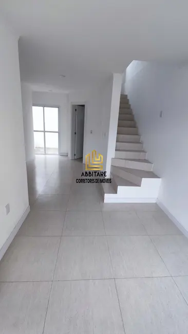 Foto 2 de Sobrado com 2 quartos à venda, 80m2 em Torres - RS