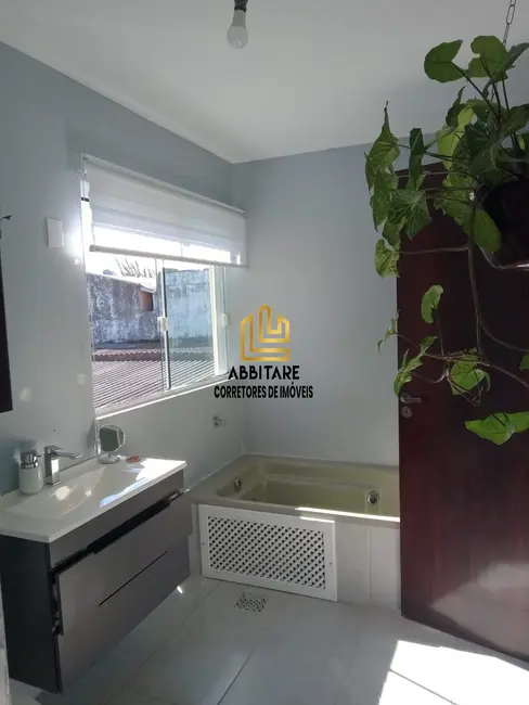 Casa com 3 quartos à venda, 30m2 em Centro, Torres - RS - imagem 6 Foto 6 de Casa com 3 quartos à venda, 30m2 em Centro, Torres - RS