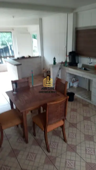 Casa com 4 quartos à venda, 219m2 em Torres - RS - imagem 8 Foto 8 de Casa com 4 quartos à venda, 219m2 em Torres - RS