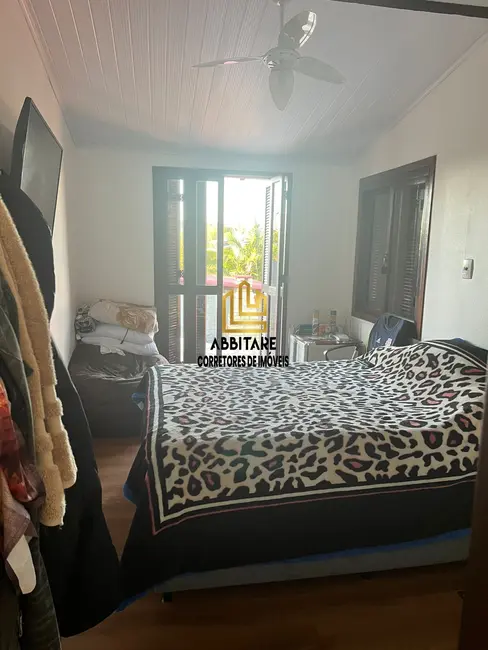 Casa com 3 quartos à venda, 72m2 em Torres - RS - imagem 2 Foto 2 de Casa com 3 quartos à venda, 72m2 em Torres - RS
