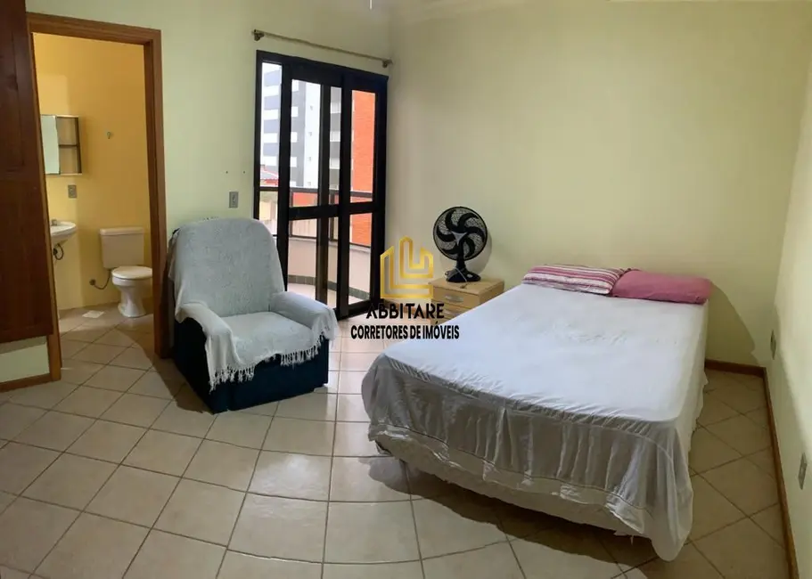 Apartamento com 3 quartos à venda, 198m2 em Torres - RS - imagem 8 Foto 8 de Apartamento com 3 quartos à venda, 198m2 em Torres - RS