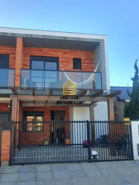 Foto 1 de Sobrado com 2 quartos à venda, 89m2 em Centro, Passo De Torres - SC