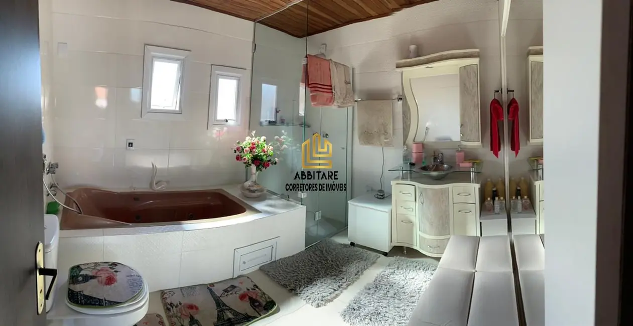 Sobrado com 7 quartos à venda, 480m2 em Centro, Torres - RS - imagem 4 Foto 4 de Sobrado com 7 quartos à venda, 480m2 em Centro, Torres - RS