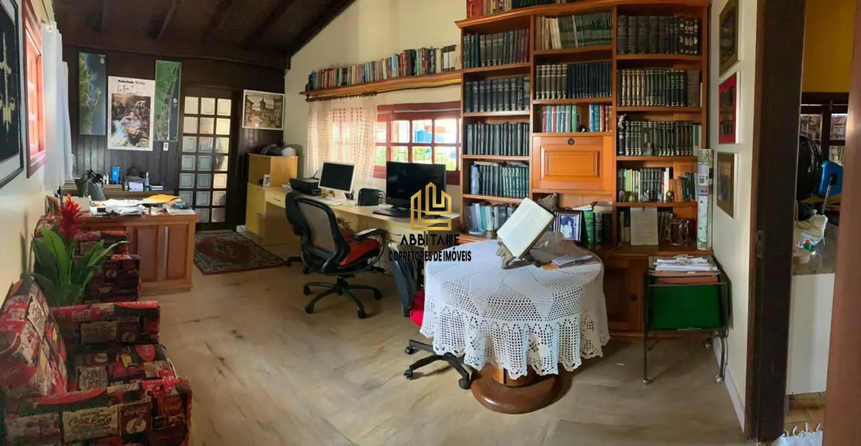 Sobrado com 7 quartos à venda, 480m2 em Centro, Torres - RS - imagem 6 Foto 6 de Sobrado com 7 quartos à venda, 480m2 em Centro, Torres - RS