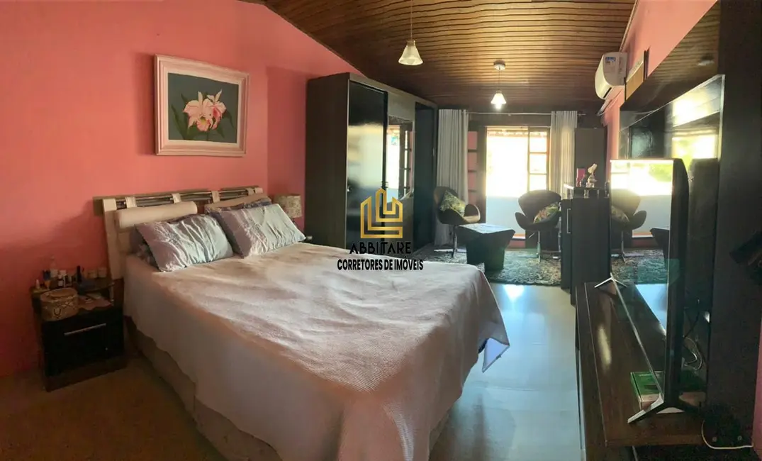Sobrado com 7 quartos à venda, 480m2 em Centro, Torres - RS - imagem 5 Foto 5 de Sobrado com 7 quartos à venda, 480m2 em Centro, Torres - RS