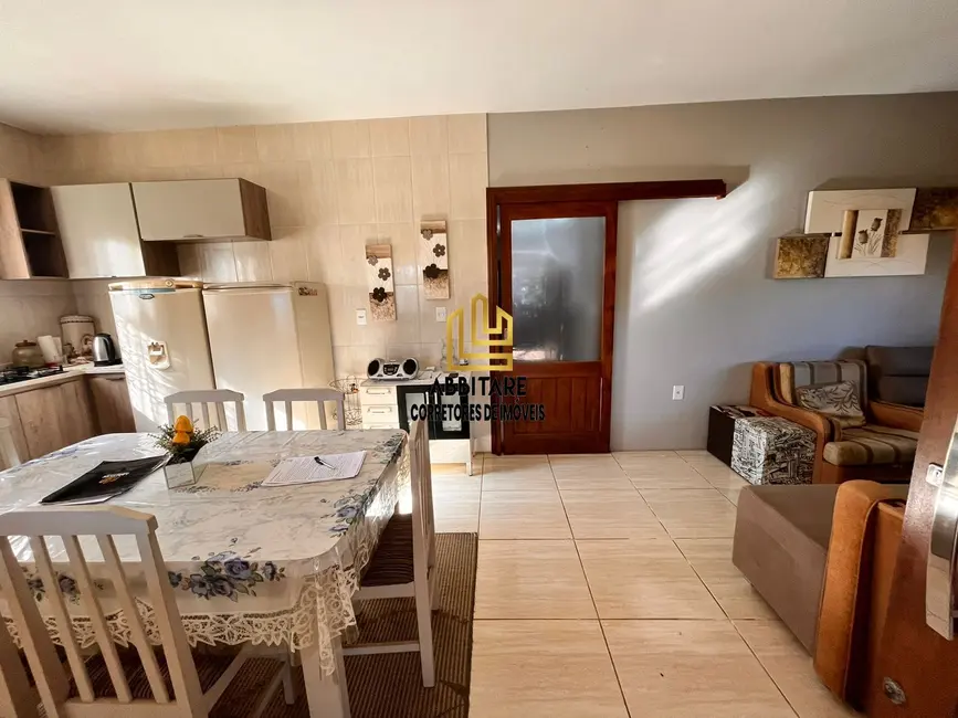 Casa com 4 quartos à venda, 85m2 em Torres - RS - imagem 3 Foto 3 de Casa com 4 quartos à venda, 85m2 em Torres - RS