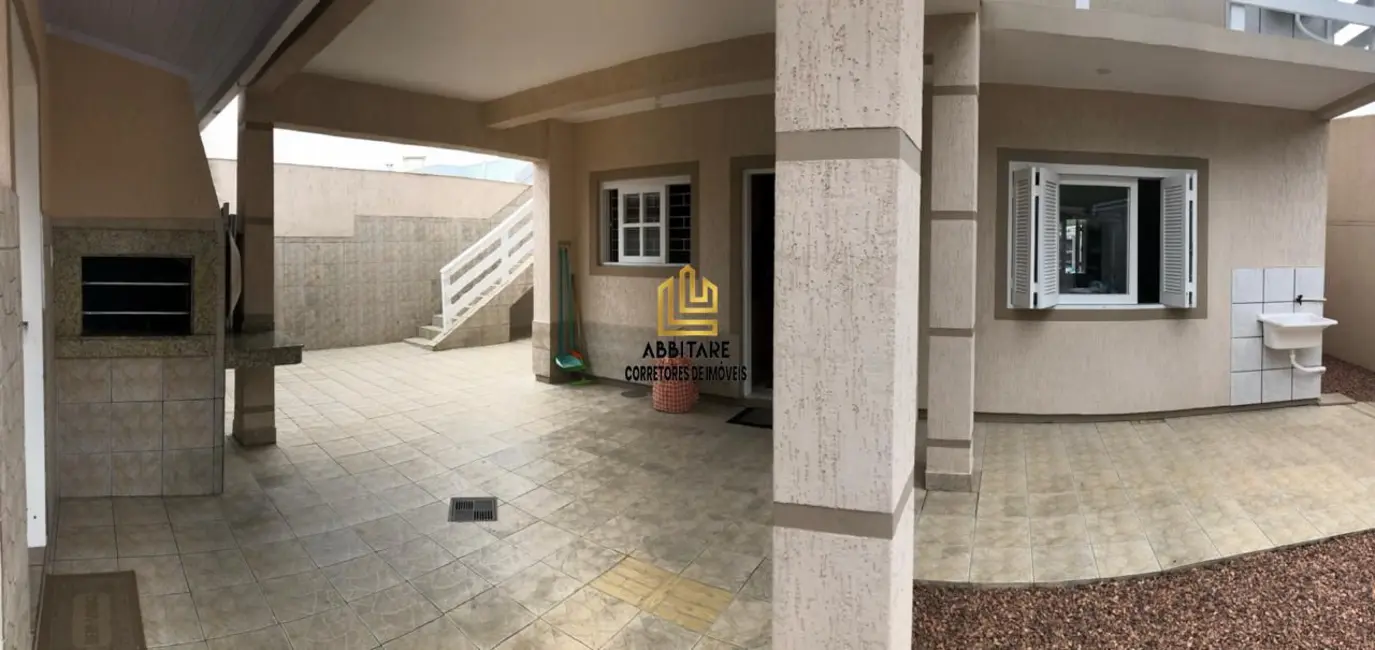 Casa com 7 quartos à venda, 300m2 em Centro, Torres - RS - imagem 3 Foto 3 de Casa com 7 quartos à venda, 300m2 em Centro, Torres - RS