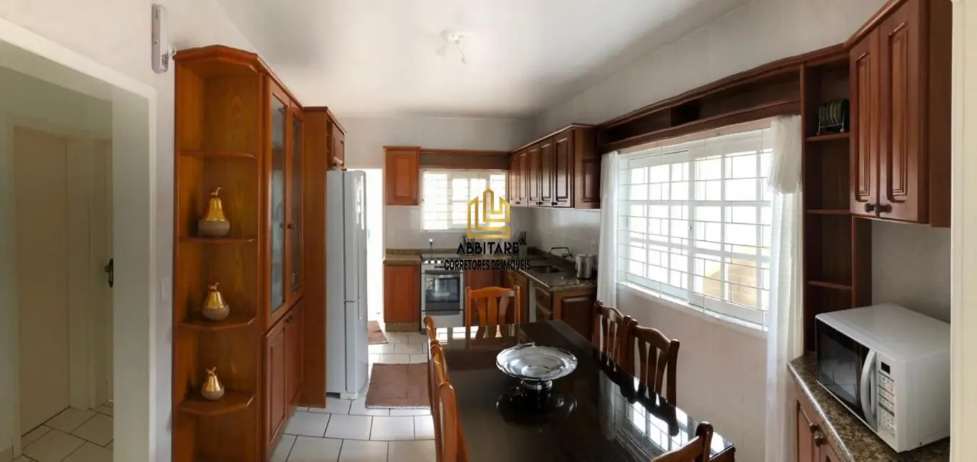 Casa com 7 quartos à venda, 300m2 em Centro, Torres - RS - imagem 5 Foto 5 de Casa com 7 quartos à venda, 300m2 em Centro, Torres - RS