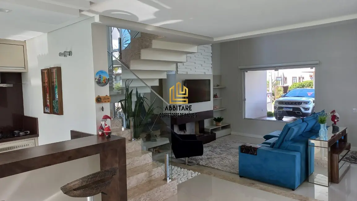 Foto 2 de Casa de Condomínio com 3 quartos à venda, 249m2 em Torres - RS