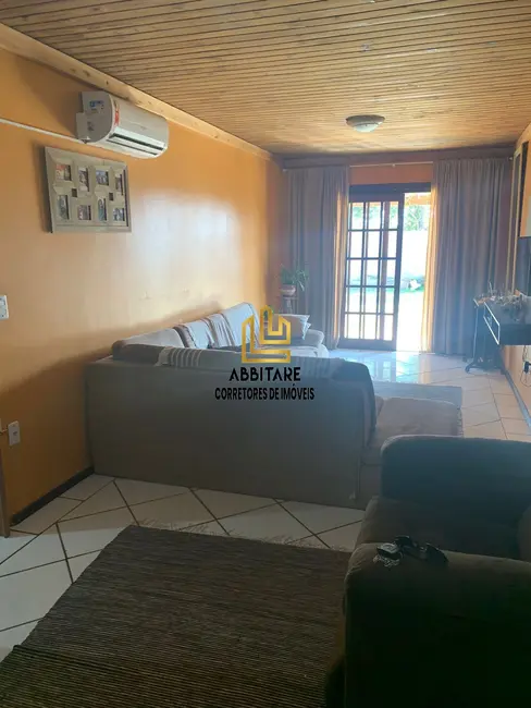 Casa com 5 quartos à venda, 150m2 em Torres - RS - imagem 4 Foto 4 de Casa com 5 quartos à venda, 150m2 em Torres - RS