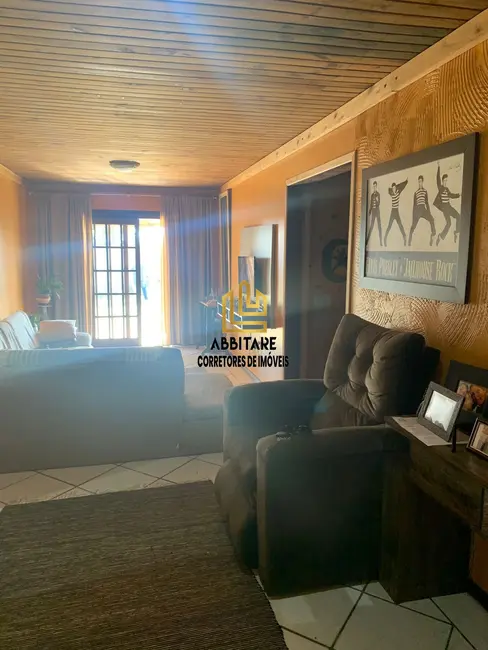 Casa com 5 quartos à venda, 150m2 em Torres - RS - imagem 3 Foto 3 de Casa com 5 quartos à venda, 150m2 em Torres - RS