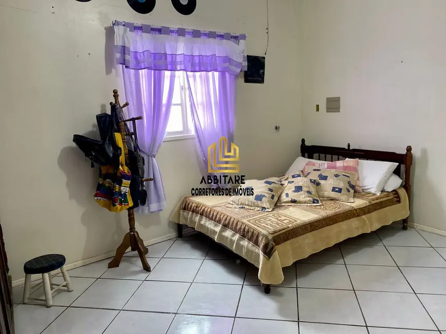 Casa com 6 quartos à venda, 217m2 em Torres - RS - imagem 7 Foto 7 de Casa com 6 quartos à venda, 217m2 em Torres - RS