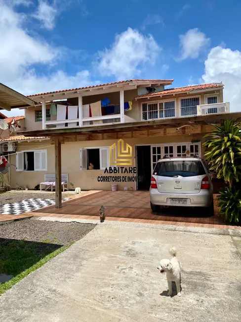 Foto 2 de Casa com 6 quartos à venda, 217m2 em Torres - RS