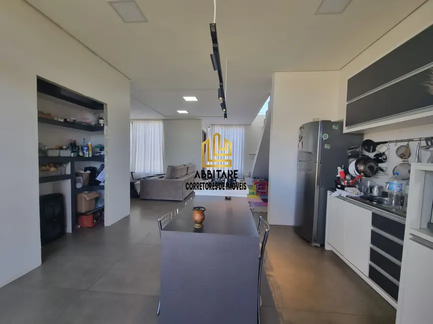 Foto 5 de Sobrado com 3 quartos à venda, 152m2 em Passo De Torres - SC