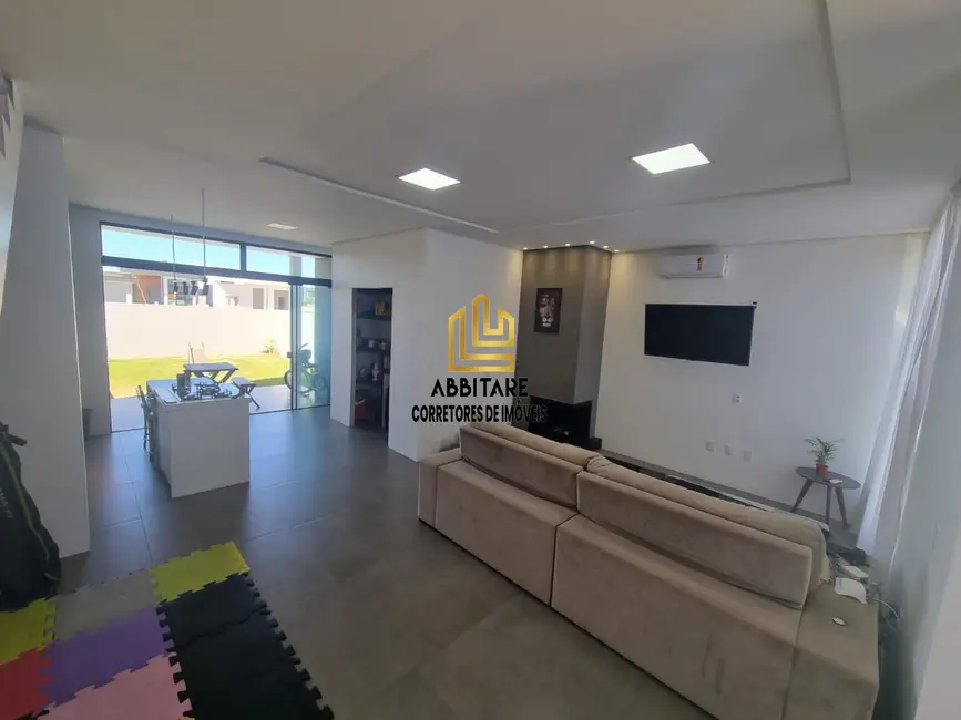 Foto 2 de Sobrado com 3 quartos à venda, 152m2 em Passo De Torres - SC