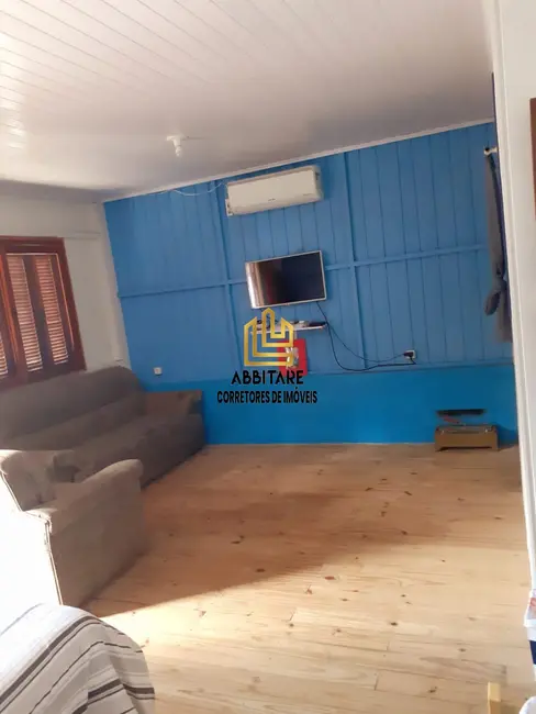 Casa com 4 quartos à venda, 200m2 em Torres - RS - imagem 8 Foto 8 de Casa com 4 quartos à venda, 200m2 em Torres - RS