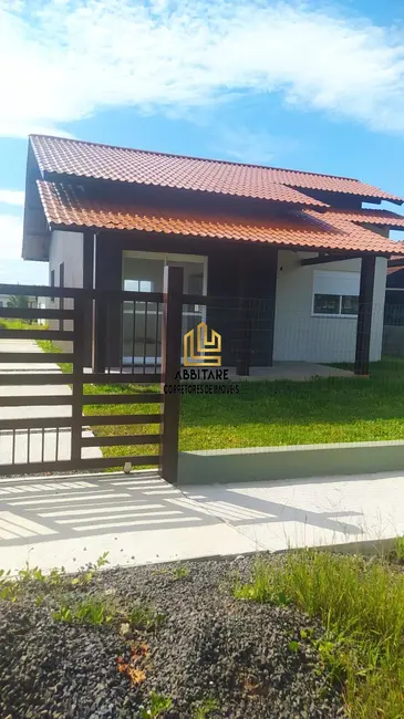 Foto 1 de Casa com 2 quartos à venda, 81m2 em Passo De Torres - SC