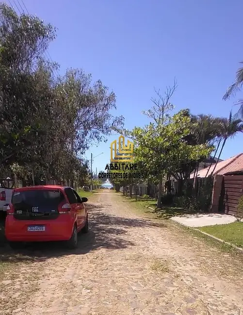 Foto 4 de Terreno / Lote à venda, 300m2 em Torres - RS
