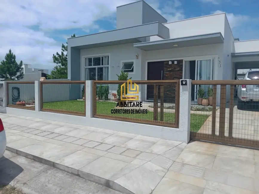 Foto 1 de Casa com 2 quartos à venda, 107m2 em Passo De Torres - SC