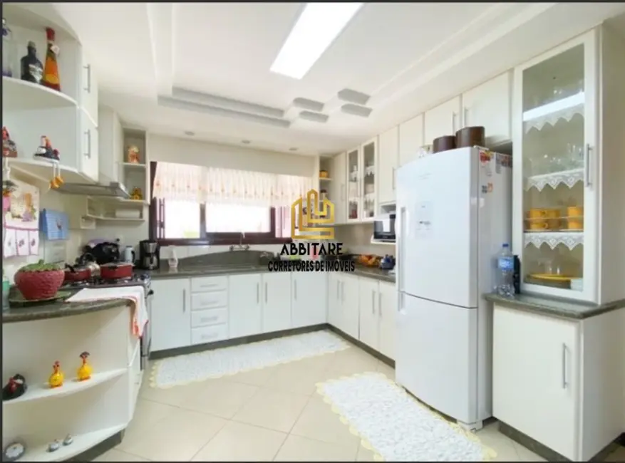 Casa com 3 quartos à venda, 254m2 em Centro, Torres - RS - imagem 6 Foto 6 de Casa com 3 quartos à venda, 254m2 em Centro, Torres - RS