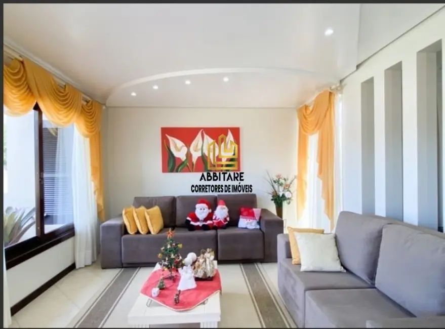 Casa com 3 quartos à venda, 254m2 em Centro, Torres - RS - imagem 5 Foto 5 de Casa com 3 quartos à venda, 254m2 em Centro, Torres - RS