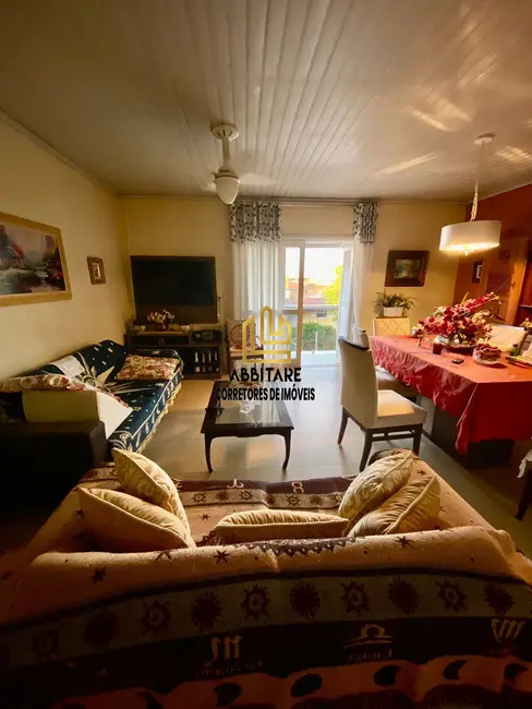 Casa com 5 quartos à venda, 231m2 em Torres - RS - imagem 3 Foto 3 de Casa com 5 quartos à venda, 231m2 em Torres - RS