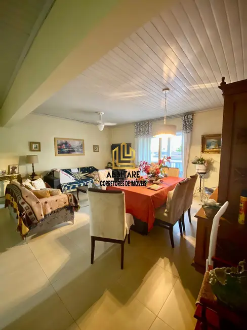 Casa com 5 quartos à venda, 231m2 em Torres - RS - imagem 4 Foto 4 de Casa com 5 quartos à venda, 231m2 em Torres - RS