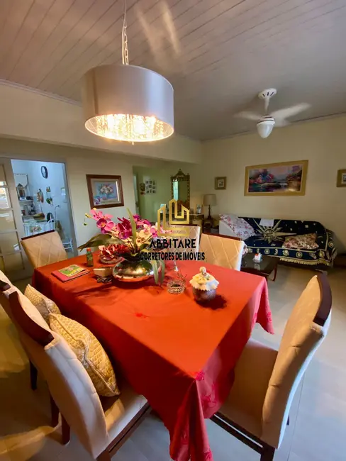 Casa com 5 quartos à venda, 231m2 em Torres - RS - imagem 6 Foto 6 de Casa com 5 quartos à venda, 231m2 em Torres - RS