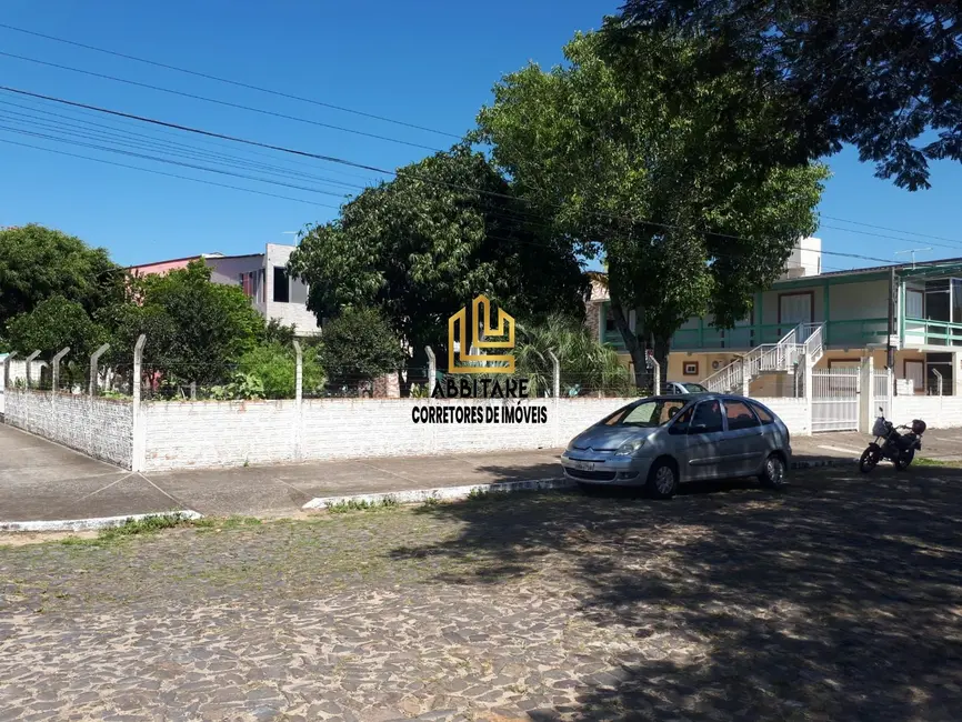 Foto 1 de Terreno / Lote à venda, 750m2 em Torres - RS
