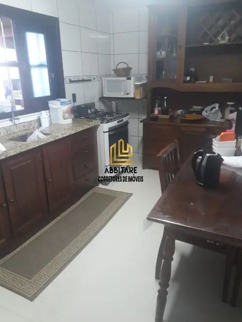 Casa com 6 quartos à venda, 79m2 em Centro, Torres - RS - imagem 3 Foto 3 de Casa com 6 quartos à venda, 79m2 em Centro, Torres - RS