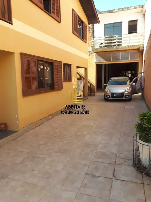 Casa com 6 quartos à venda, 74m2 em Centro, Torres - RS - imagem 3 Foto 3 de Casa com 6 quartos à venda, 74m2 em Centro, Torres - RS