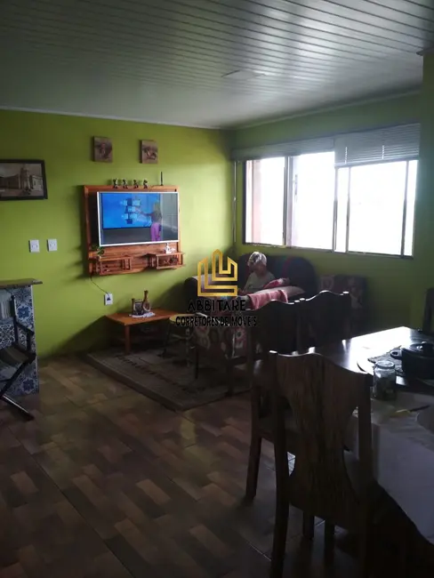 Casa com 2 quartos à venda, 53m2 em Torres - RS - imagem 2 Foto 2 de Casa com 2 quartos à venda, 53m2 em Torres - RS