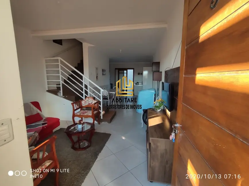 Foto 1 de Sobrado com 2 quartos à venda, 63m2 em Torres - RS