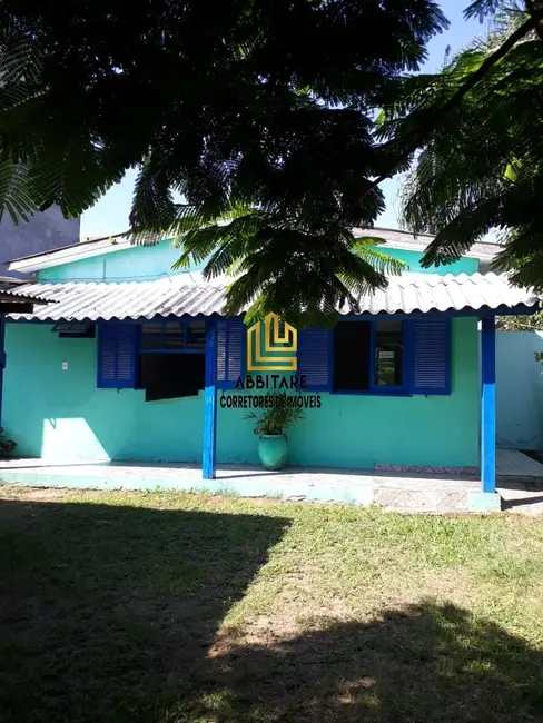 Foto 1 de Casa com 2 quartos à venda, 174m2 em Torres - RS